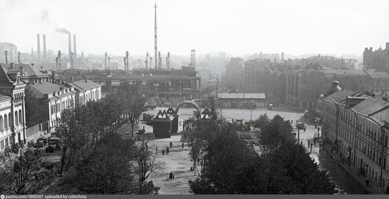От Ломоносова до Энгельса. Экскурсия с завтраком